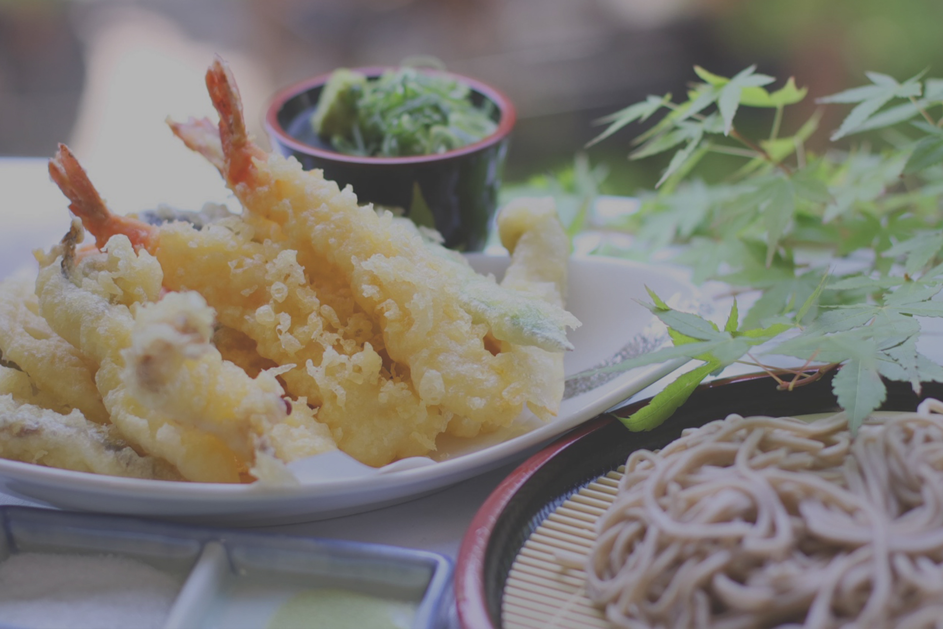 お食事（塩で食べる山菜てんぷら 七瀬川食堂）